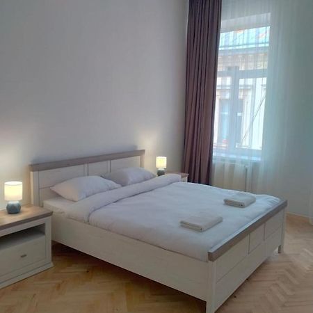 Avangard Kryva Lypa 3 Apart Lviv Buitenkant foto